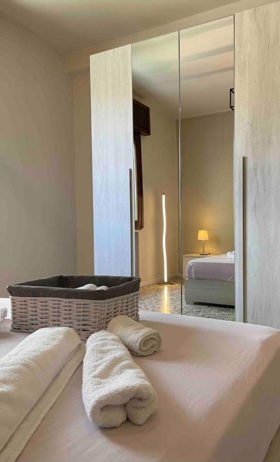 Lotus Home Eleganza E Accoglienza A Mantua Dış mekan fotoğraf
